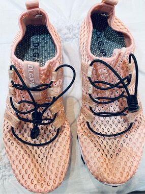 Swim shoes